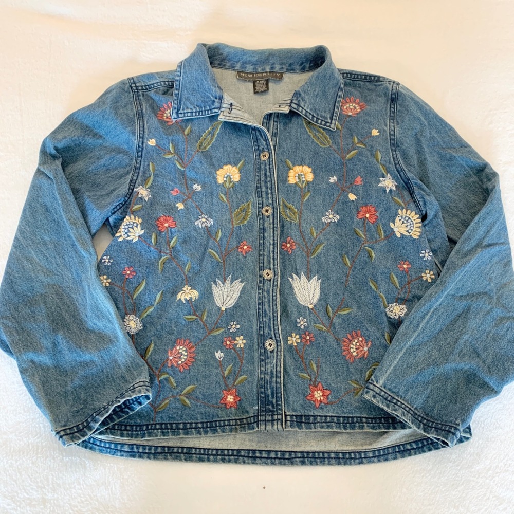 New Identity Floral Embroidered Denim Jacket Women Sz L Blue Vintage 100% Cotton